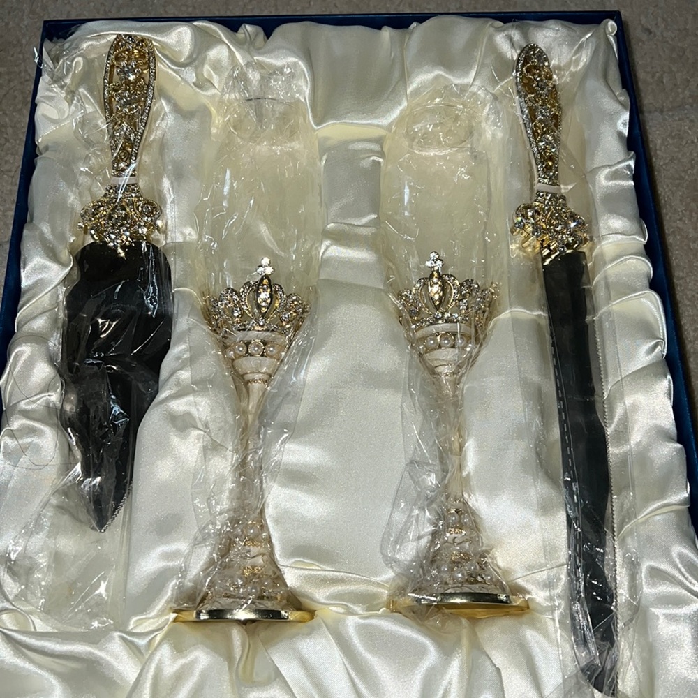 Champagne and cake serving set. glass